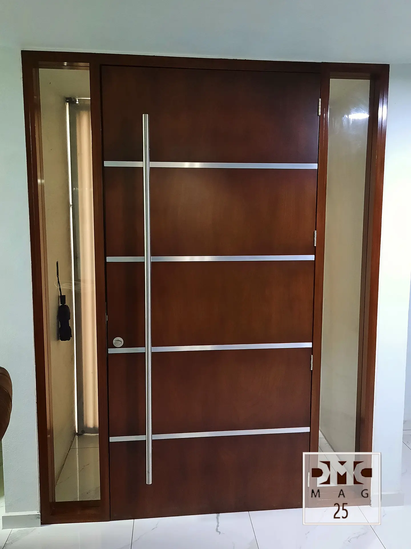 Puerta madera fina